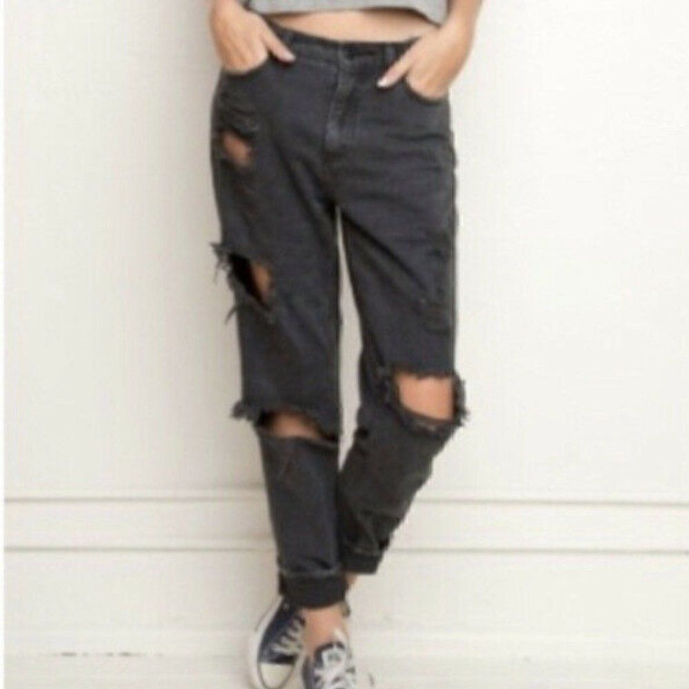 Brandy Melville Destroyed Boyfriend Jean Faded Black